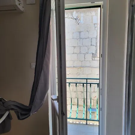 Old Town Sedlar Apartment *