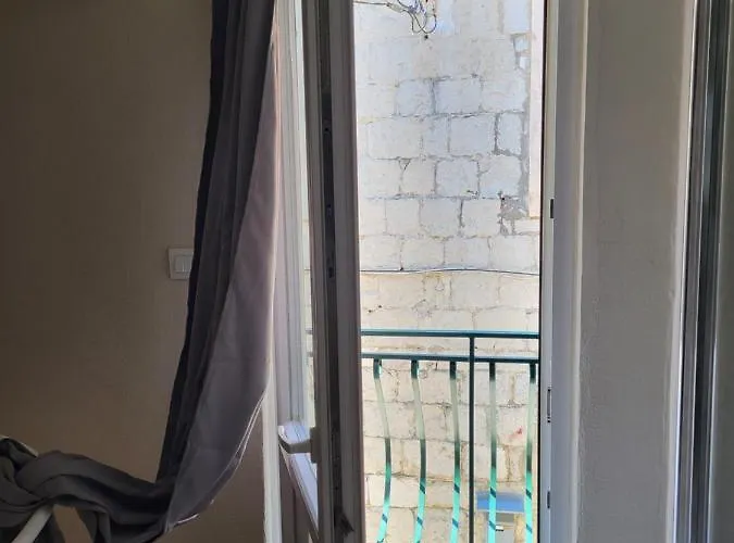 Old Town Sedlar Apartment *